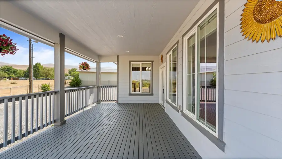 173403 W Byron Rd., Prosser, WA 99350 - #2