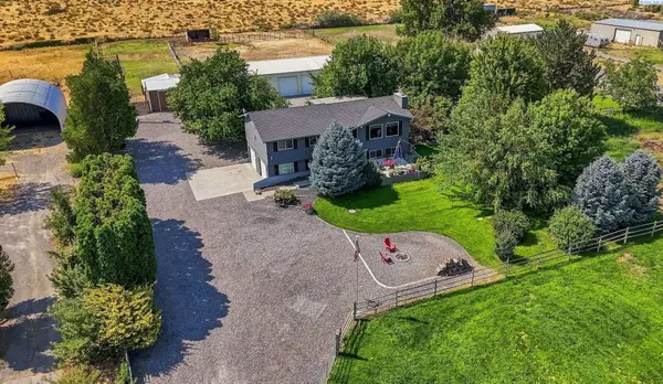 86512 N Harrington Rd, West Richland, WA 99353