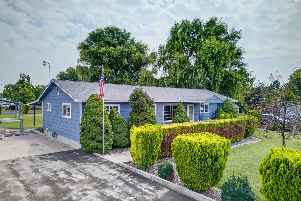 1220 Saul Rd, Sunnyside, WA 98944 - #1