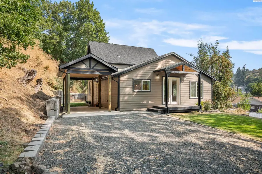 407 S Lake St, Colfax, WA 99111 - #3