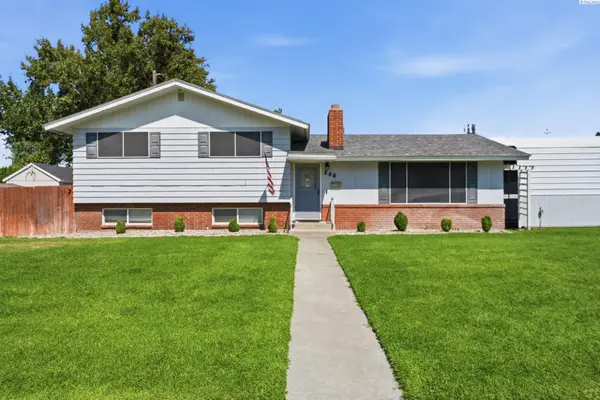 206 Cottonwood Drive, Richland, WA 99352