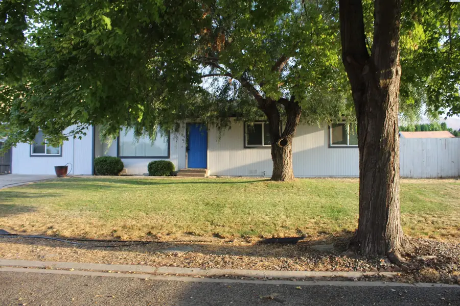 125 Walker Pl, Prosser, WA 99350 - #2