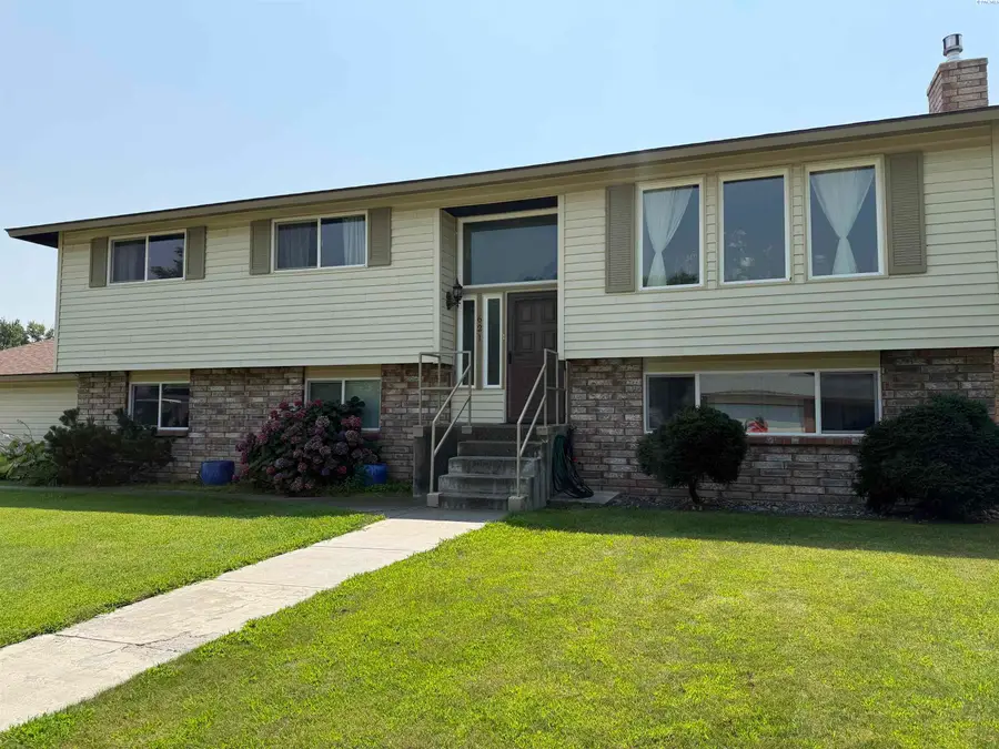 621 Saint St, Richland, WA 99354 - #2