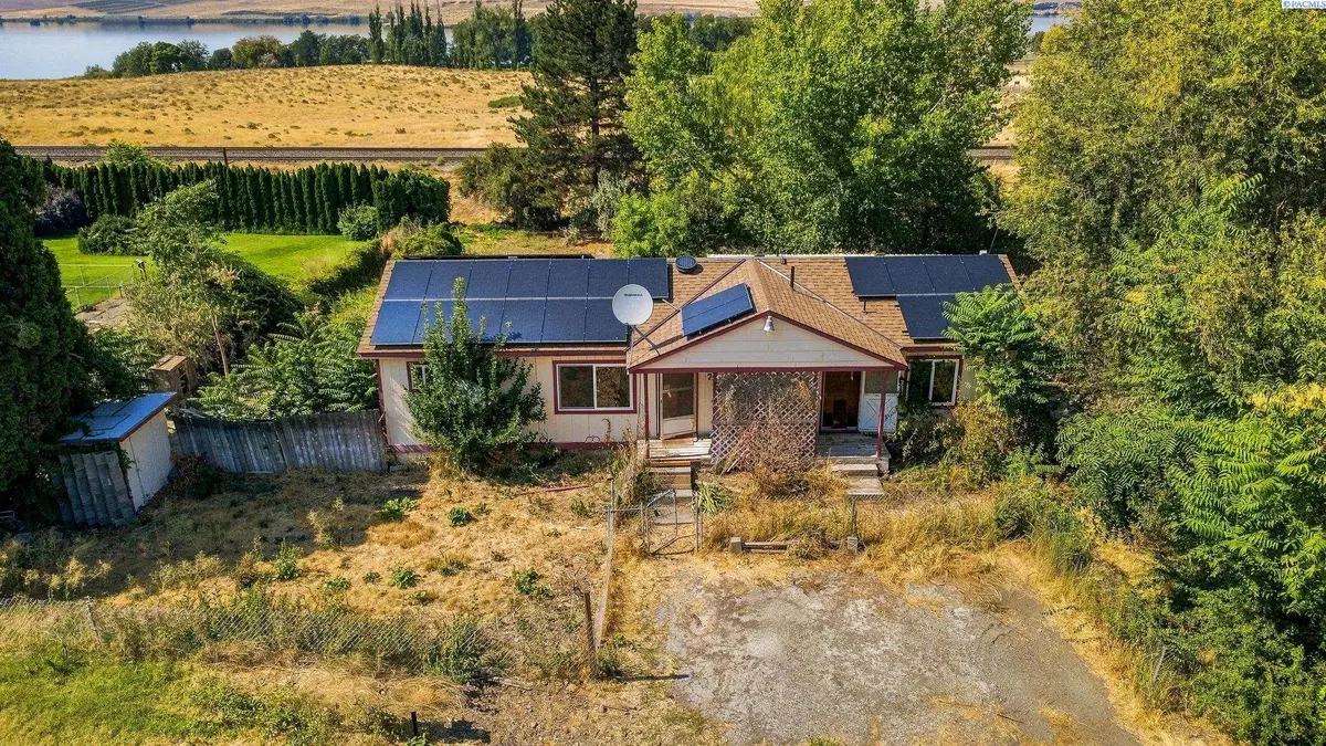 227 Lakeview Dr, Burbank, WA 99323 - #1