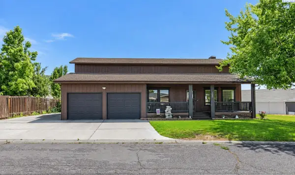 1806 Smith Lane, Grandview, WA 98930