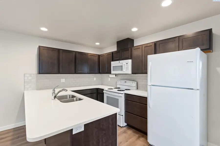 43,45,47 Samantha Court, Yakima, WA 98903 - #2