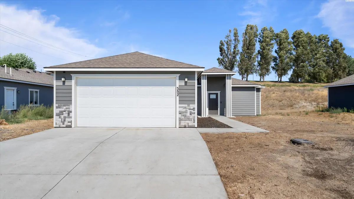 352 E Davis St., Connell, WA 99326 - #1