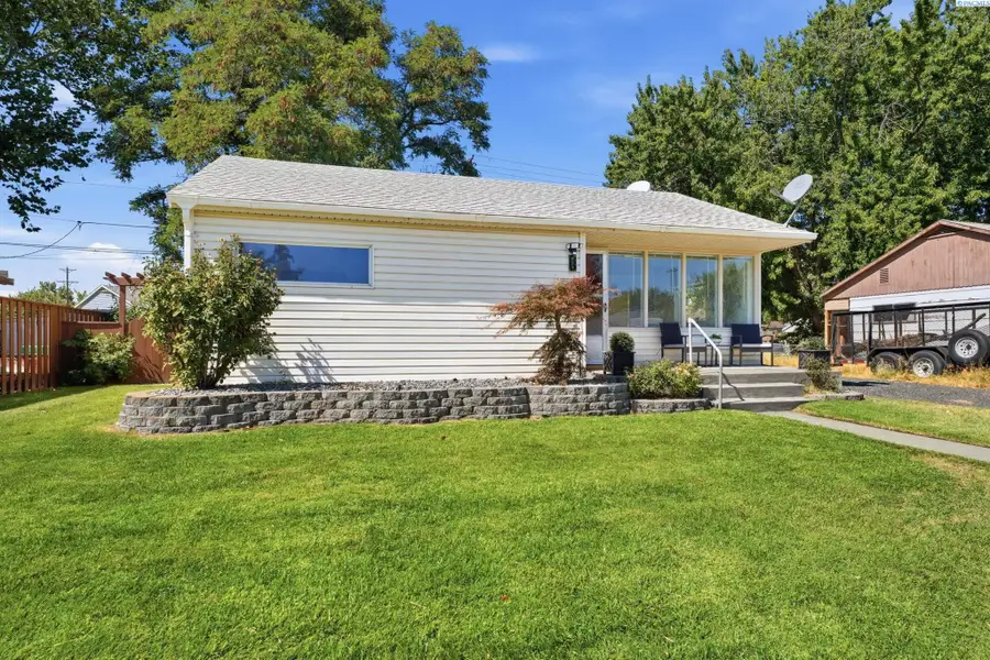 803 Smith Ave, Richland, WA 99352 - #3