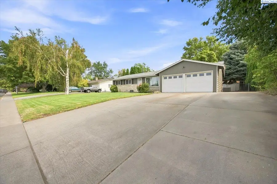 2146 Newcomer Ave, Richland, WA 99354 - #2
