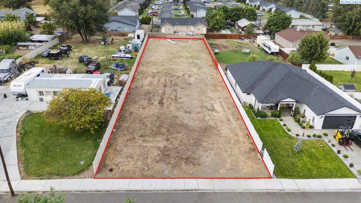 1420 South St, Sunnyside, WA 98944 - #1