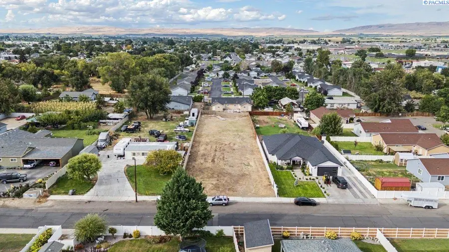 1420 South St, Sunnyside, WA 98944 - #3