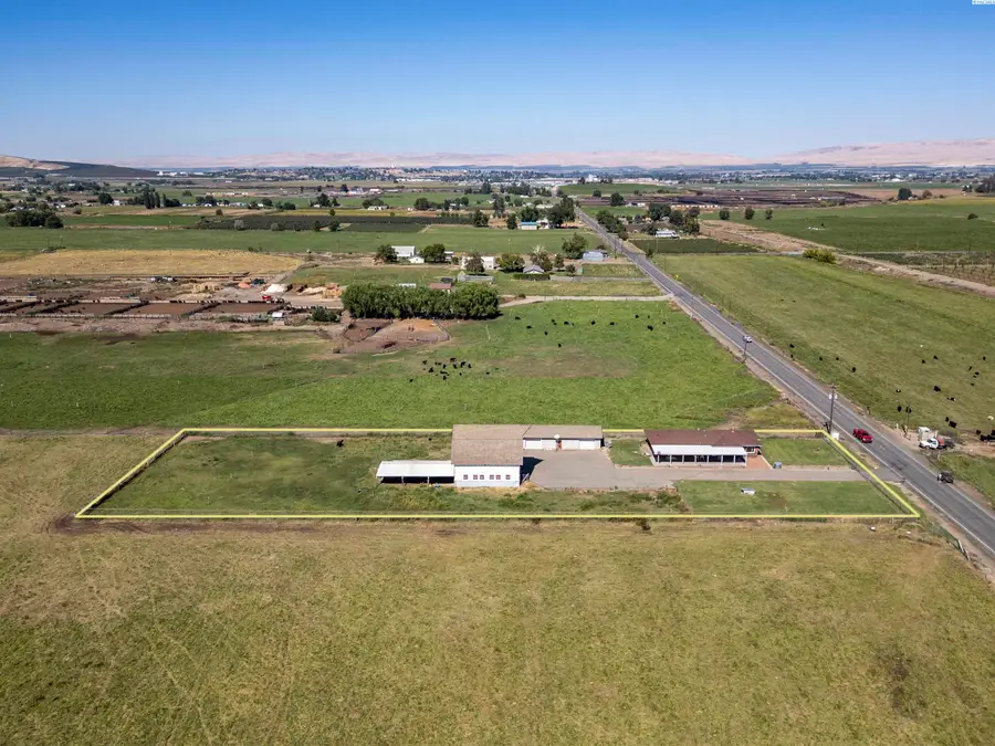 3050 Midvale Road, Mabton, WA 98935 - #3