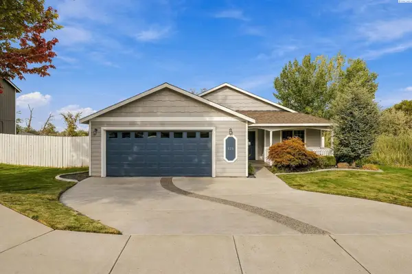 438 Charbonneau Dr, Richland, WA 99352