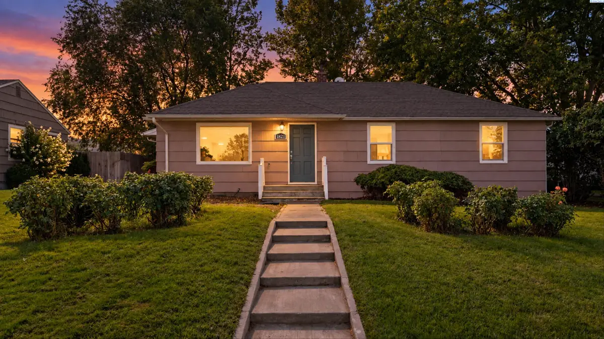 1821 Benson Ave, Prosser, WA 99350 - #1