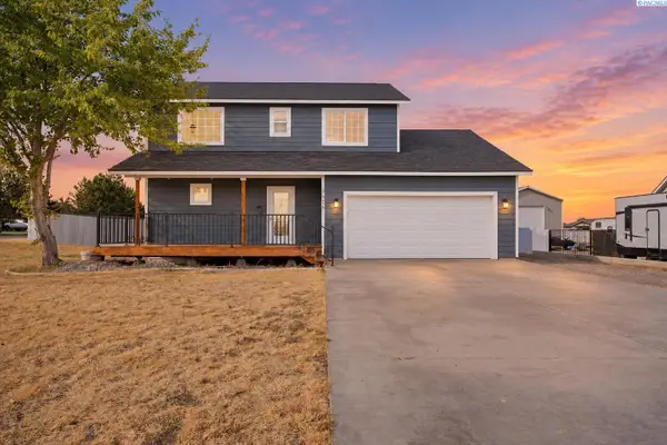 4406 Mount Adams View Drive, West Richland, WA 99353