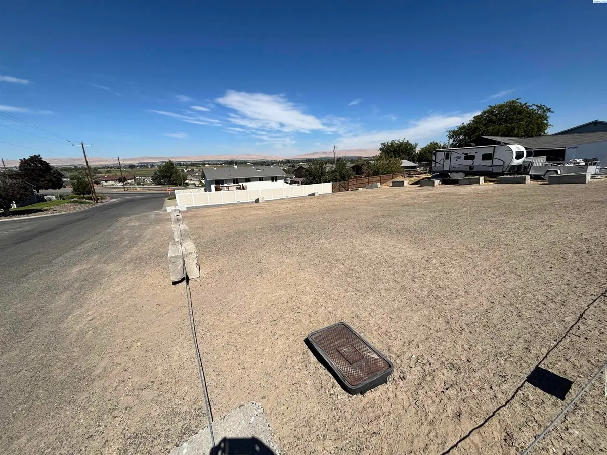 NKN Wheeler Ave, Sunnyside, WA 98944 - #1
