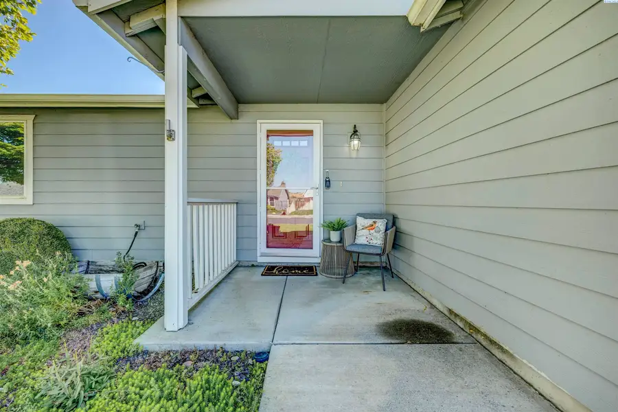 590 Tanglewood Drive, Richland, WA 99352 - #2