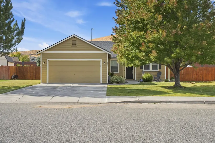5103 Pinehurst St, West Richland, WA 99353 - #2