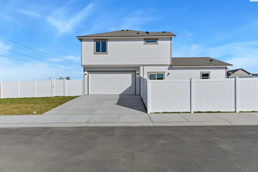 302 Kraus Ct, West Richland, WA 99353 - #3