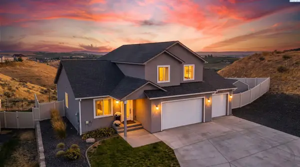 1560 W Goodlander Rd, Selah, WA 98942