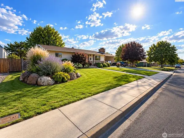 808 E Oak St, Othello, WA 99344