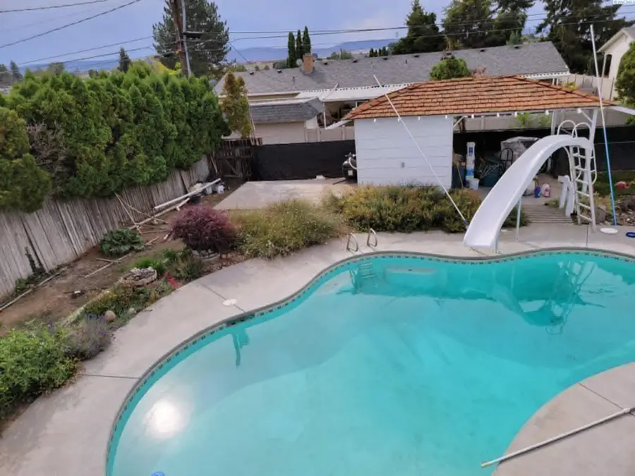 910 King St, Grandview, WA 98930 - #2