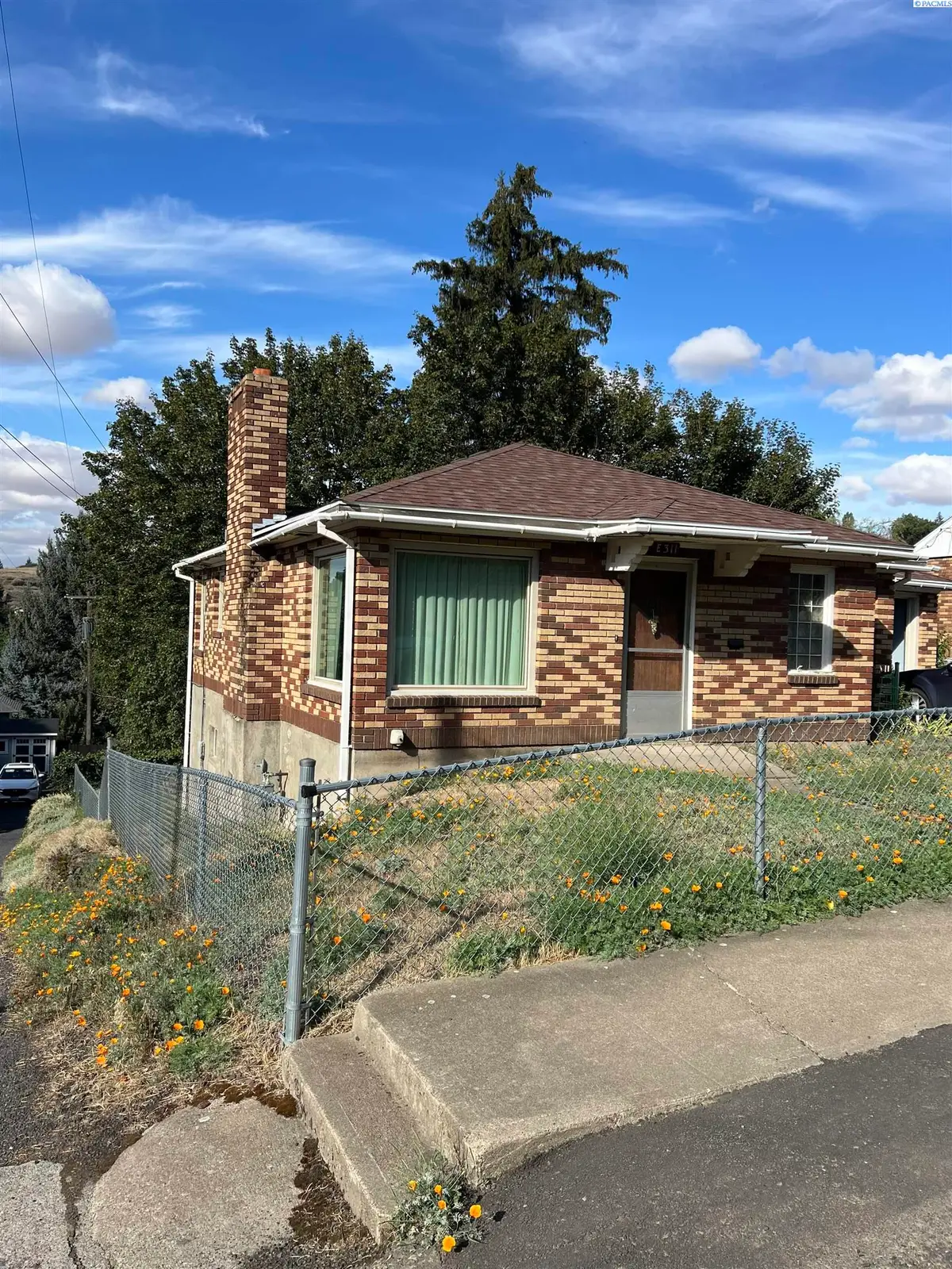 311 E Fairview St., Colfax, WA 99111 - #1