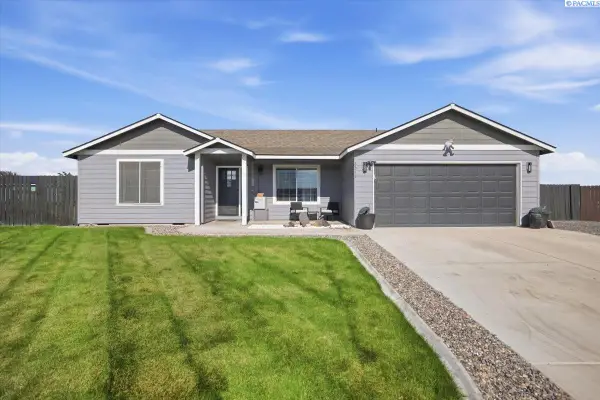 6312 Bulldog Ln, Pasco, WA 99301