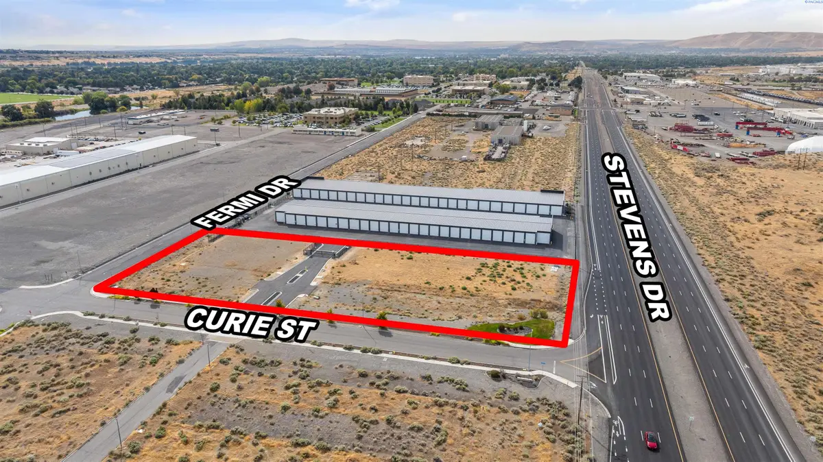 901 W Curie St, Richland, WA 99354 - #1