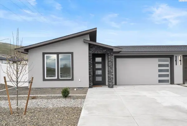 1102 Fairhaven Loop, Richland, WA 99352