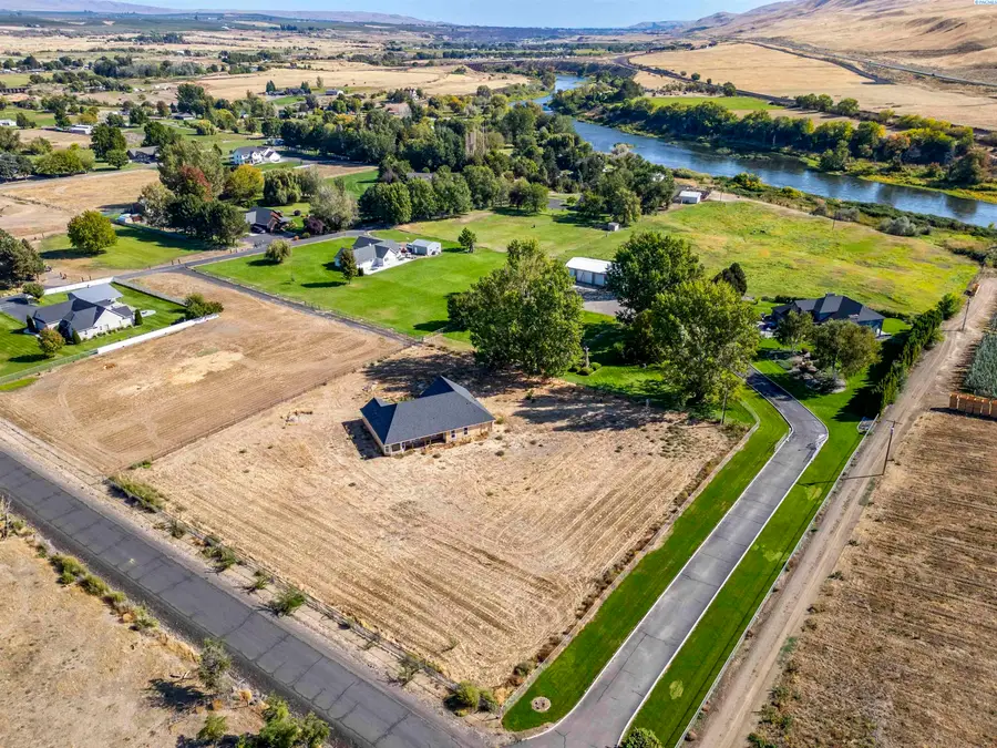 90404 W Hess Road, Prosser, WA 99350 - #2