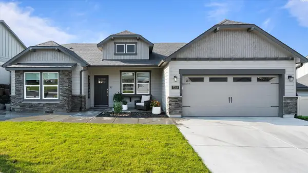 7315 W 25th Ave, Kennewick, WA 99338-7313