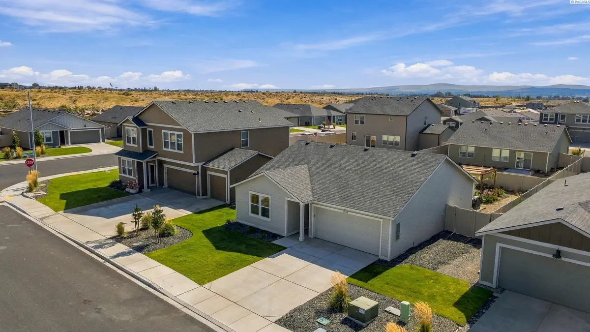 11216 Nottingham Dr, Pasco, WA 99301 - #1
