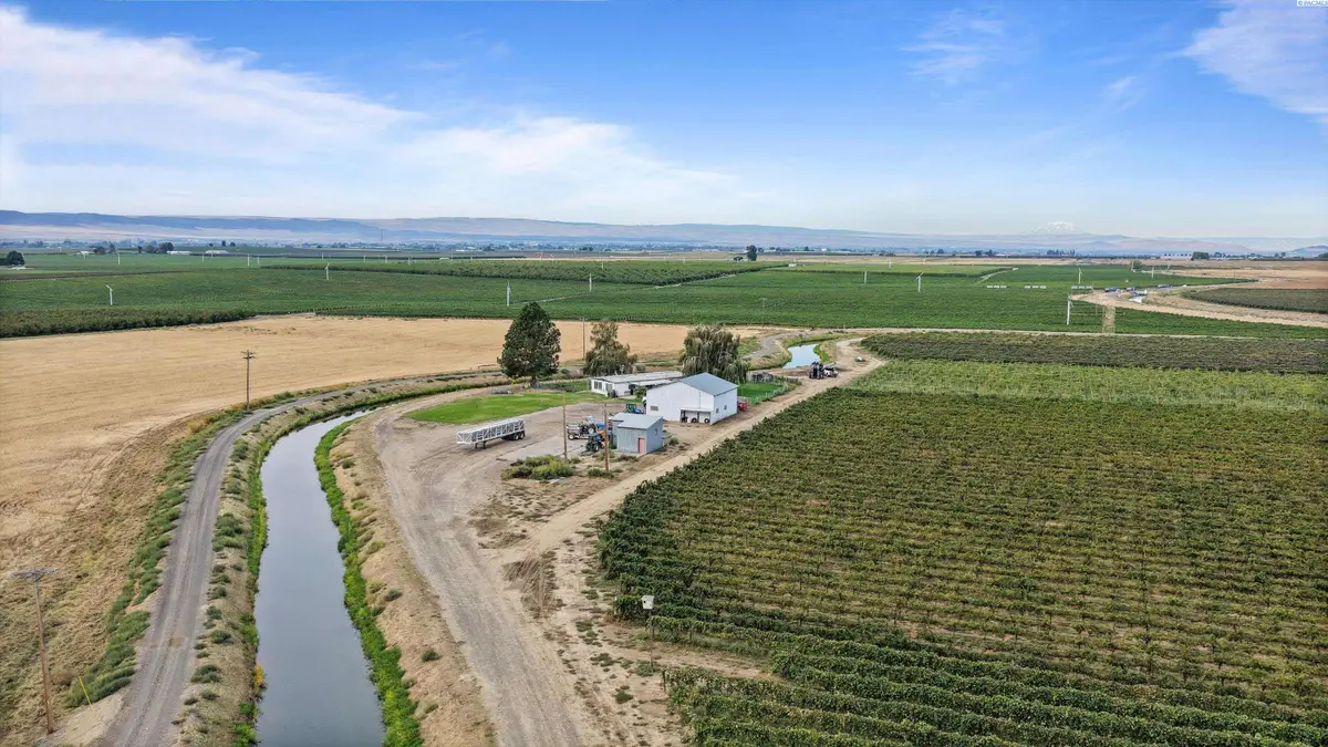 46608 N Gap Rd, Prosser, WA 99350 - #1