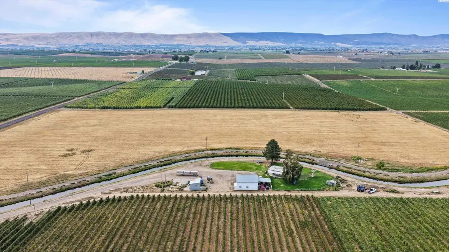 46608 N Gap Rd, Prosser, WA 99350 - #2