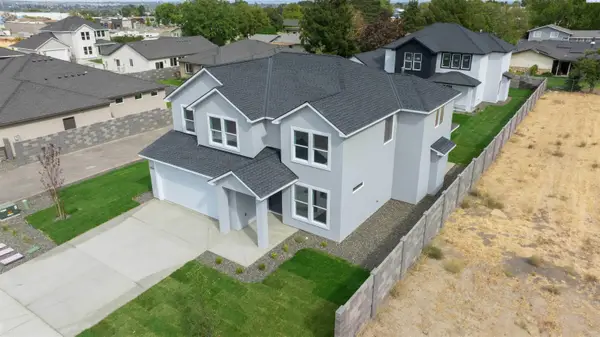 1054 N Grant Place, Kennewick, WA 99336
