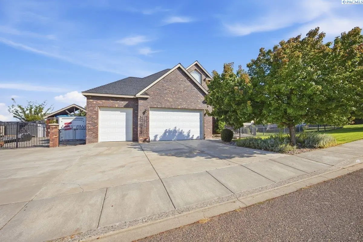 4607 Adobe Dr, Pasco, WA 99301 - #1