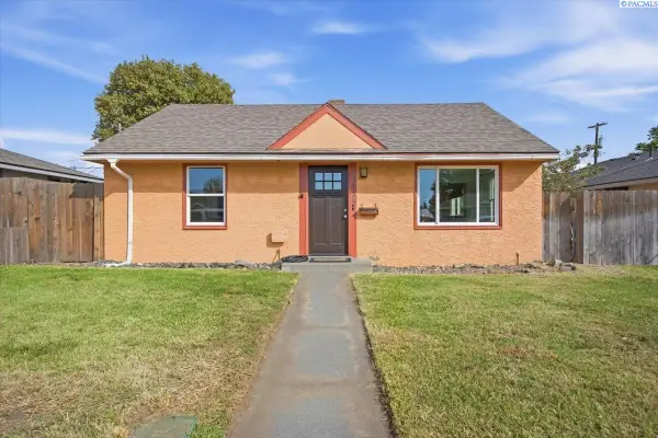 1735 N 6th Ave, Pasco, WA 99301-3607