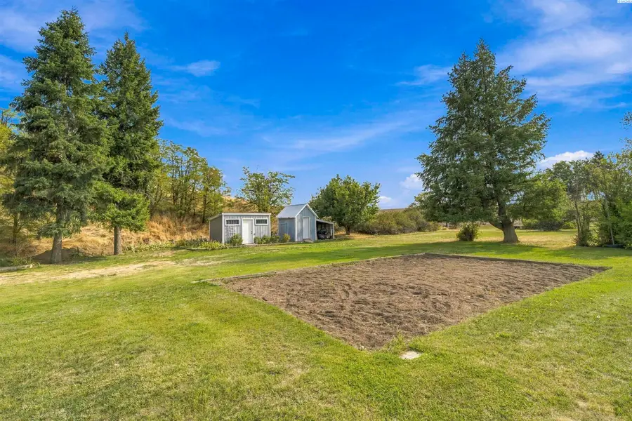 318 C St, Endicott, WA 99125 - #3