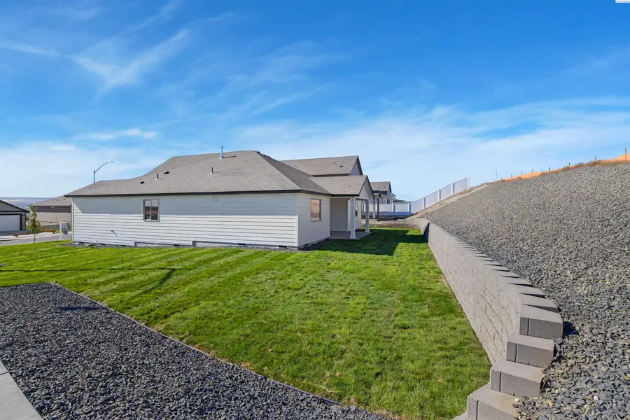 704 Honeylicious St, Richland, WA 99352 - #2
