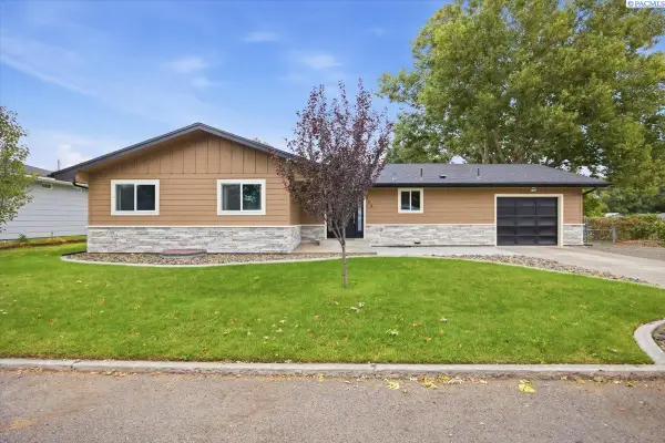 313 N Road 35, Pasco, WA 99301