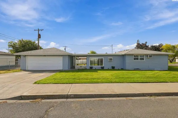 1939 N 18th Ave, Pasco, WA 99301