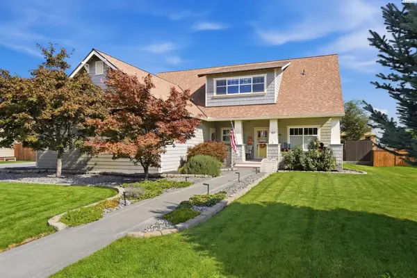 913 Christopher Ln, Pasco, WA 99301-2068