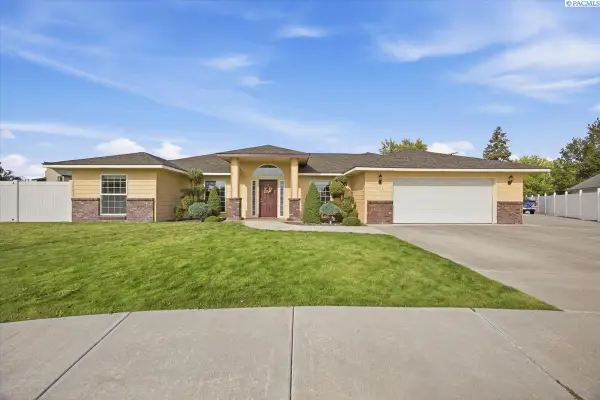 4504 Desert Cove, West Richland, WA 99353