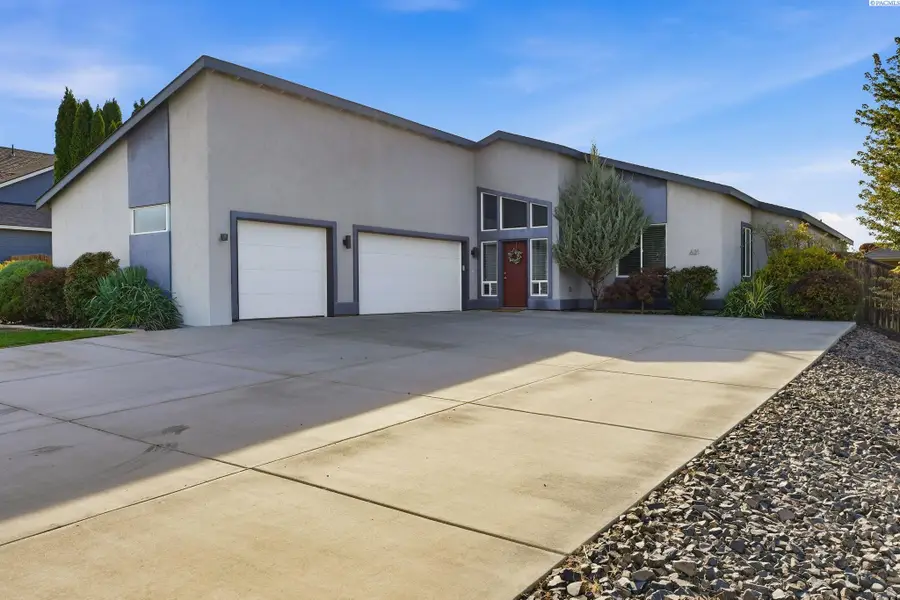621 Pinnacle Dr, West Richland, WA 99353-8328 - #2