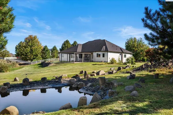 5604 Glenbrook Loop, West Richland, WA 99353