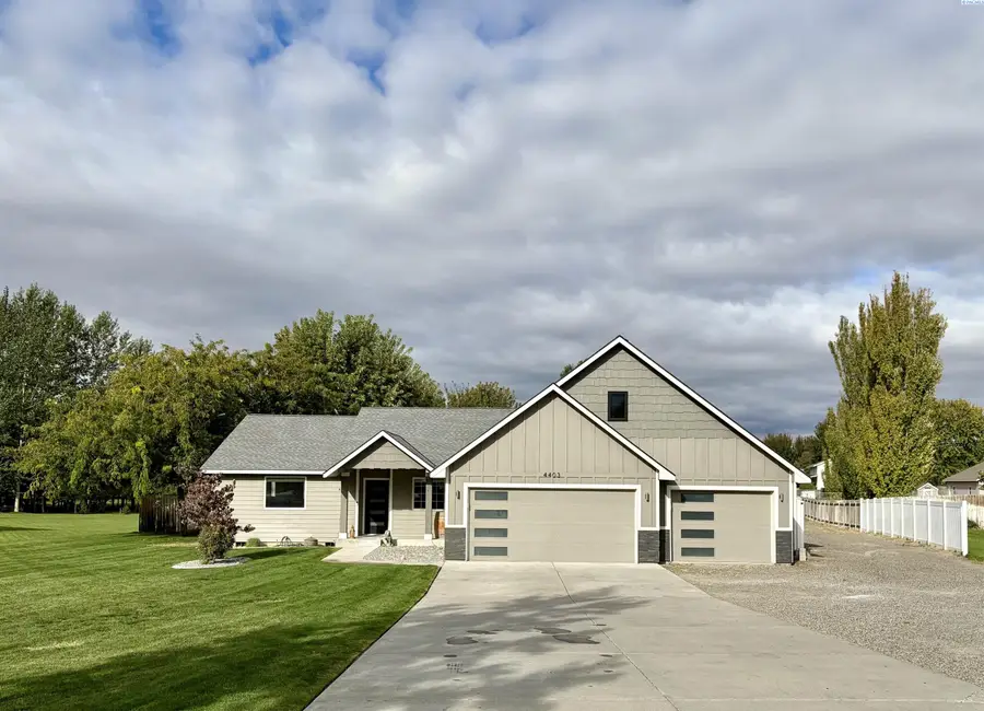 4403 Mount Daniel Court, West Richland, WA 99353 - #3