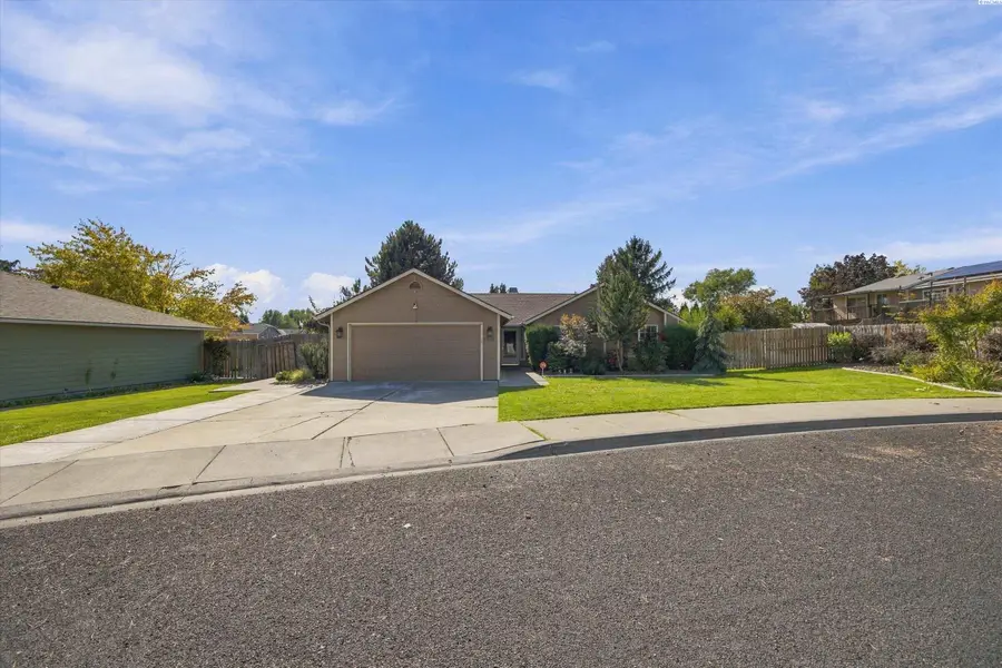 1905 W 24th Ave, Kennewick, WA 99337 - #2