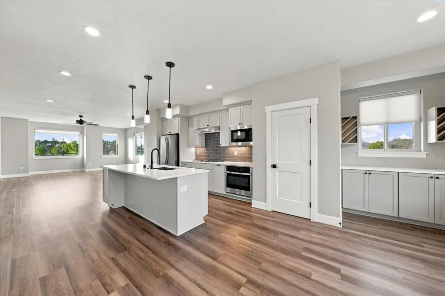 355 Columbia Point Drive, Richland, WA 99352 - #2