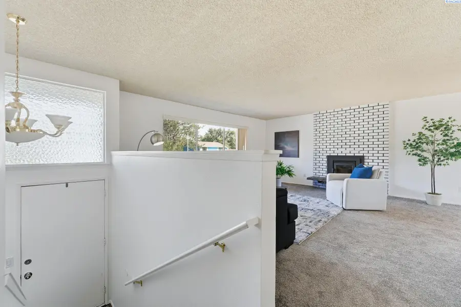 403 Scot Street, Richland, WA 99354 - #2